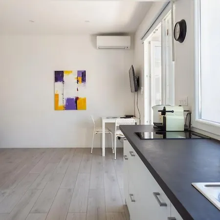 Cosy Climatise Avec Balcon Hypercentre דירה *